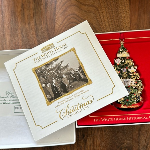 Official White House Gold ornament new in box - Picture 2 of 5